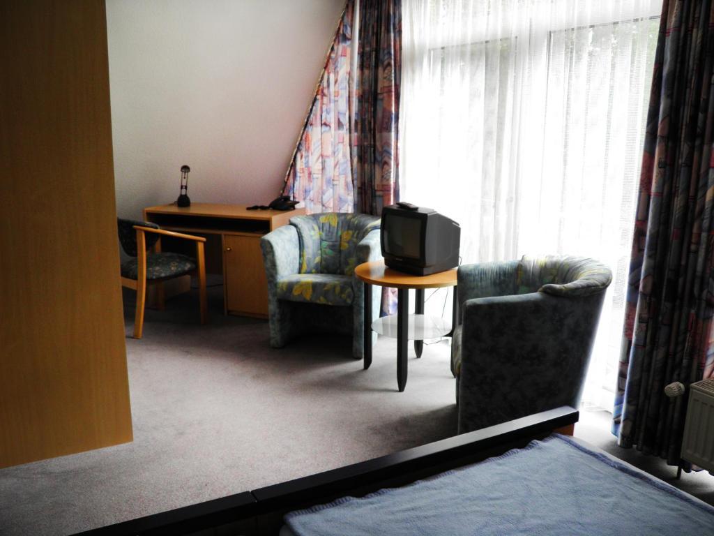 Hotel Boelke วุนสตอร์ฟ ภายนอก รูปภาพ