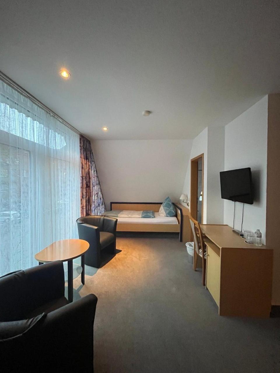 Hotel Boelke วุนสตอร์ฟ ภายนอก รูปภาพ