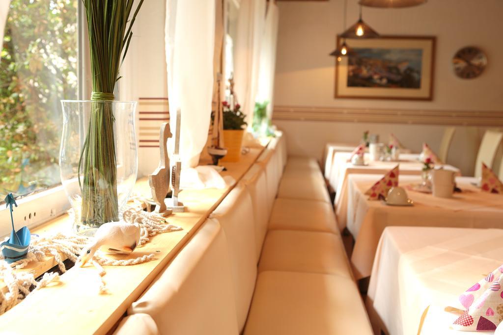 Hotel Boelke วุนสตอร์ฟ ภายนอก รูปภาพ